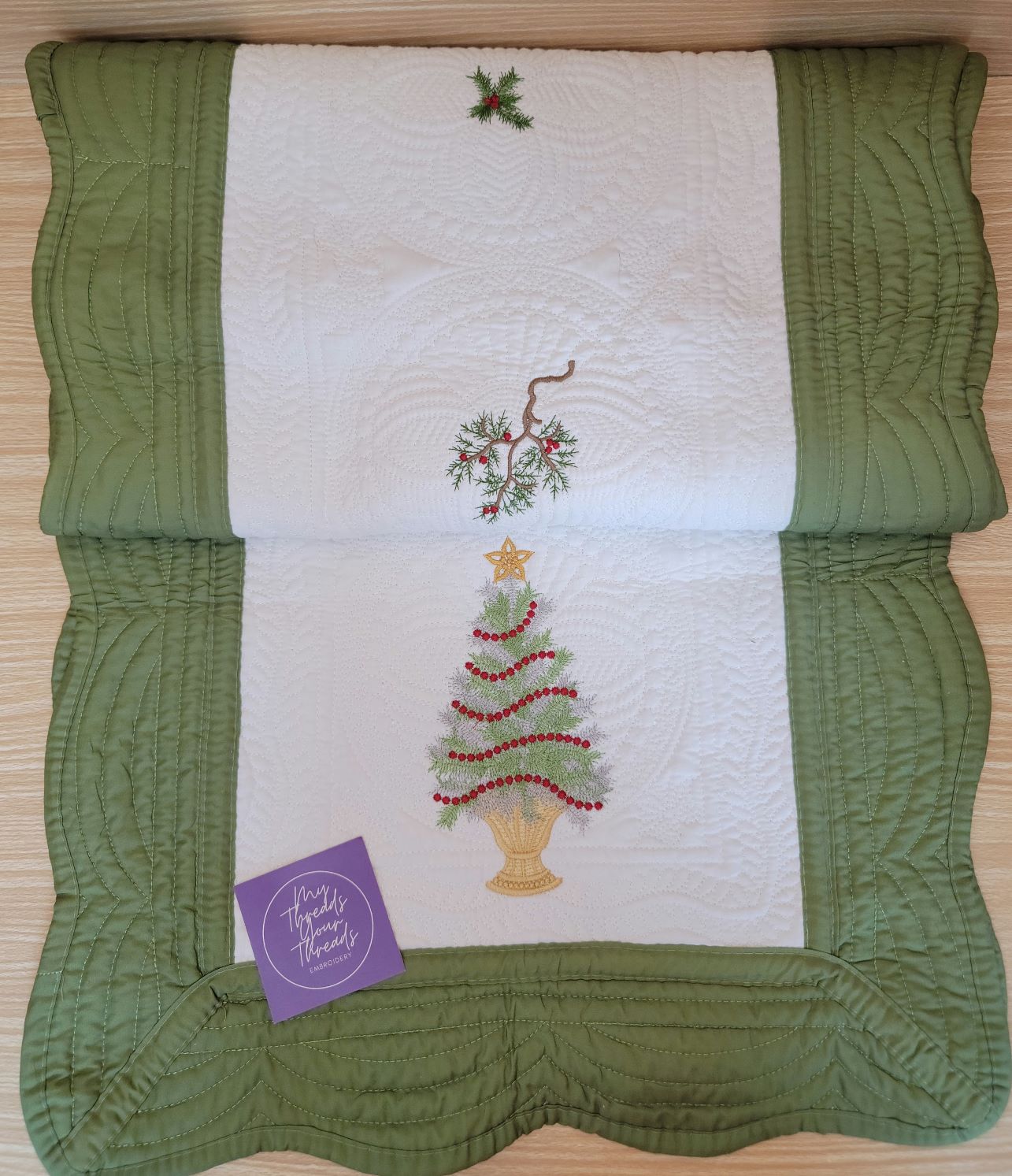 Table Runner-Christmas Tree (Green Border)